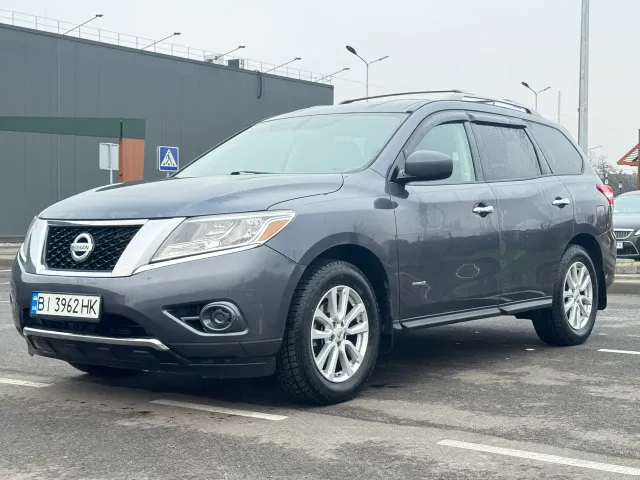 Nissan Pathfinder - фото 1
