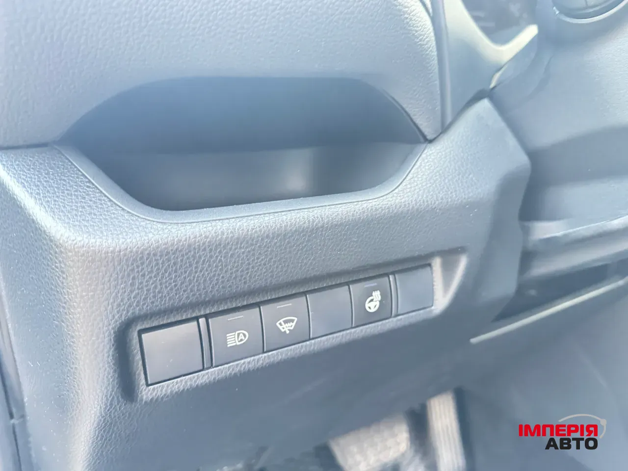 Toyota RAV4 - фото 11