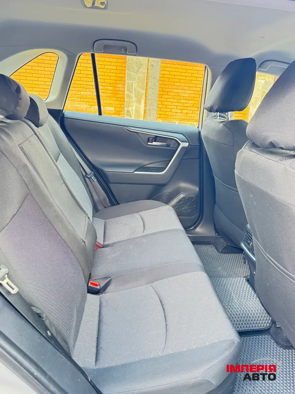 Toyota RAV4 - фото 13