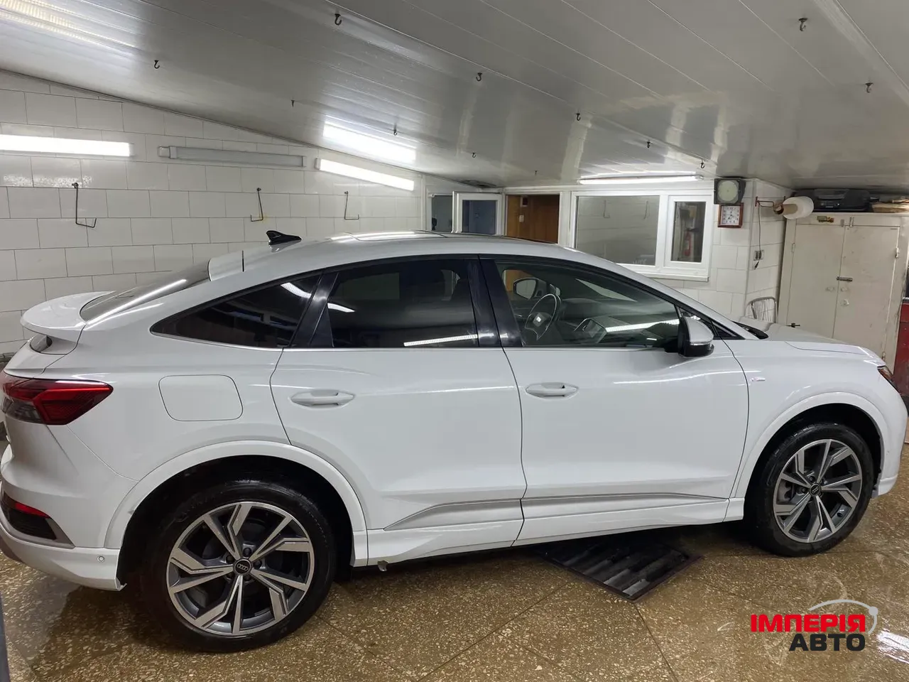 Audi Q4 e-tron - фото 2