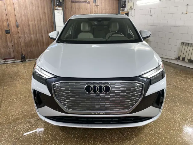 Audi Q4 e-tron - фото 4