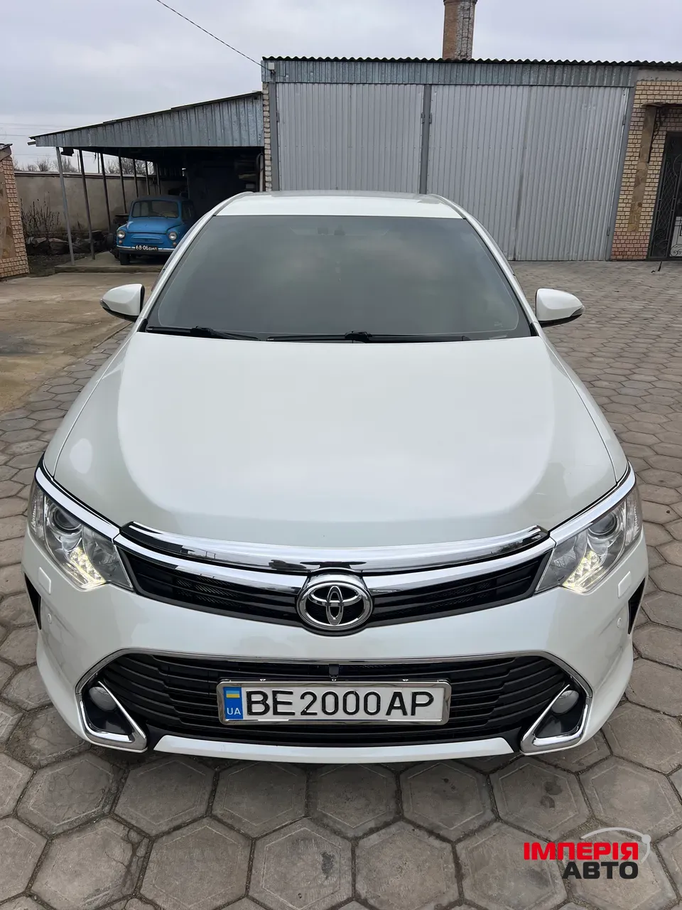 Toyota Camry - фото 1