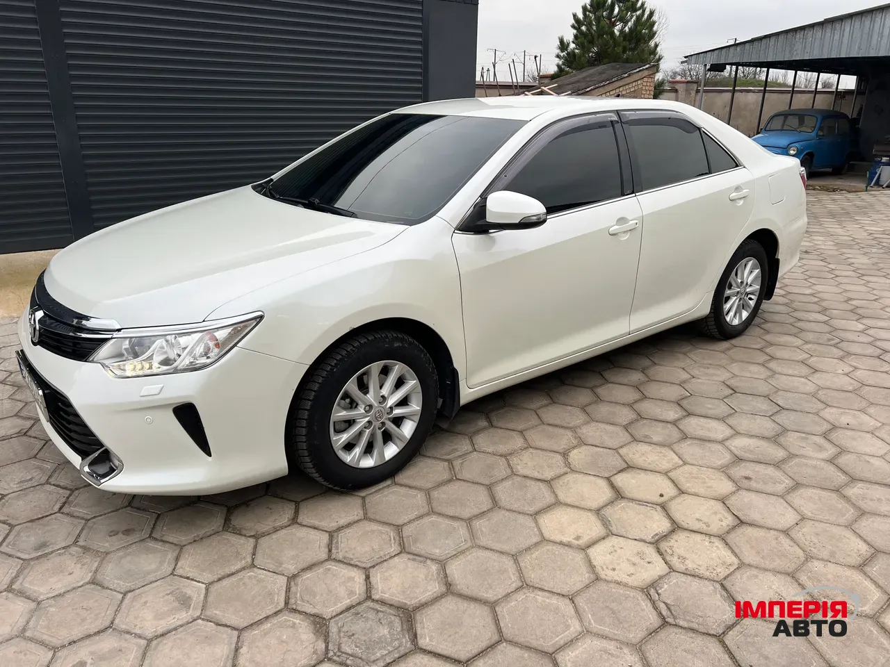 Toyota Camry - фото 3
