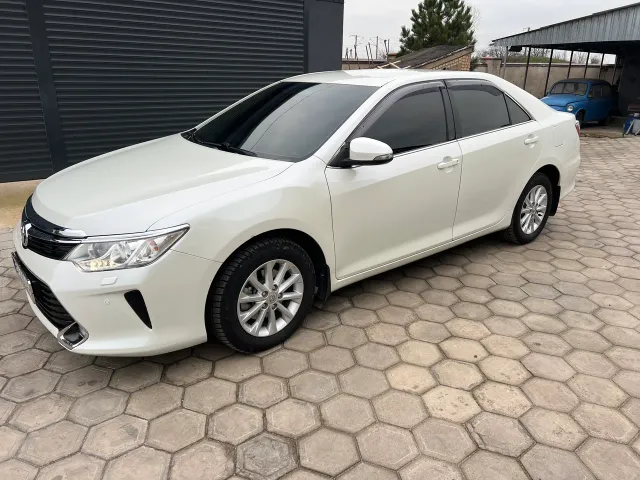 Toyota Camry - фото 3