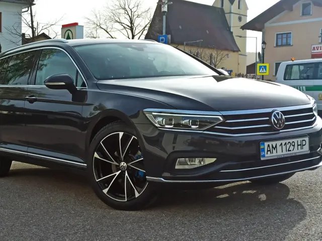 Volkswagen Passat - фото 1