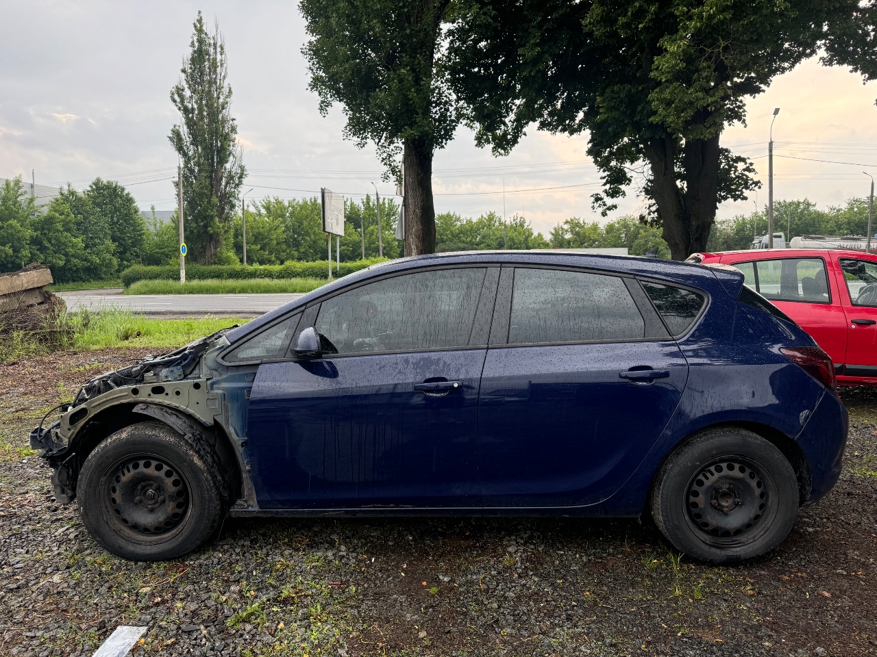 Opel Astra - фото 2