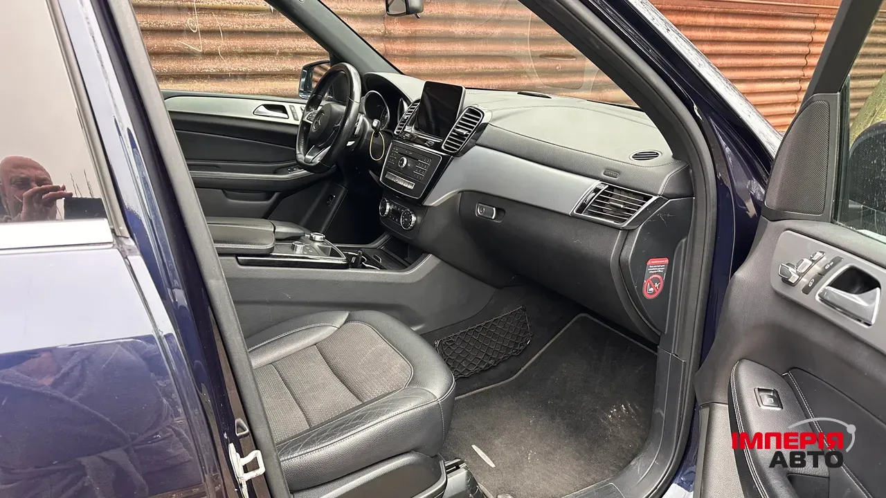 Mercedes-Benz GLE - фото 9
