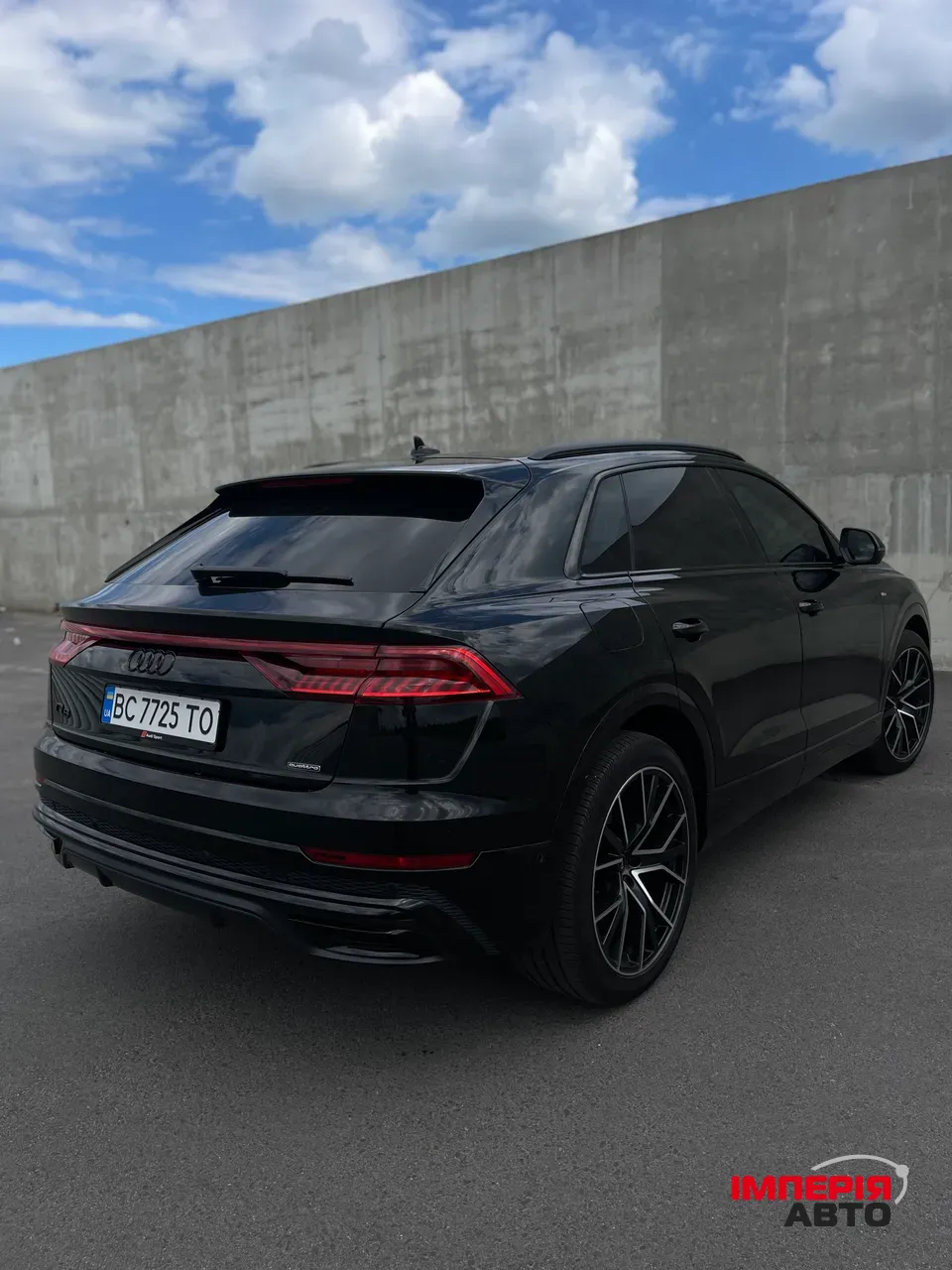 Audi Q8 - фото 6