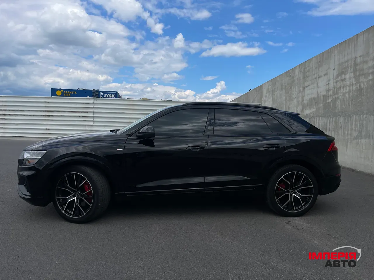 Audi Q8 - фото 5