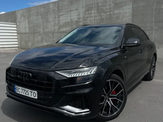 Audi Q8 - фото 1