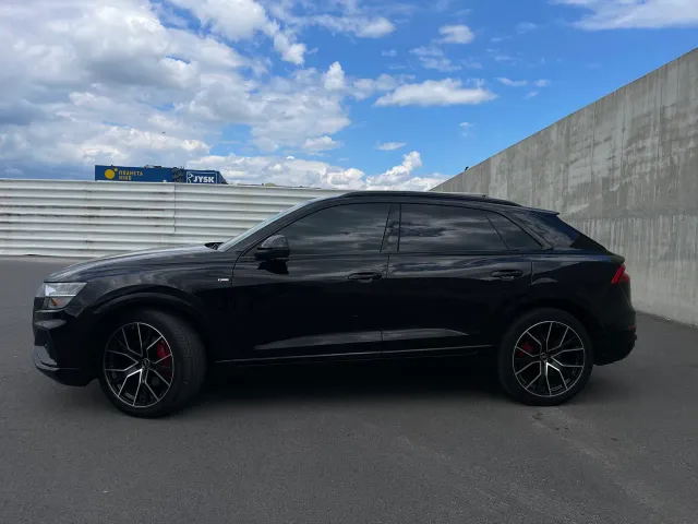Audi Q8 - фото 5