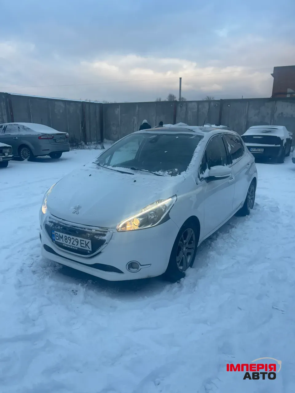 Peugeot 208 - фото 1