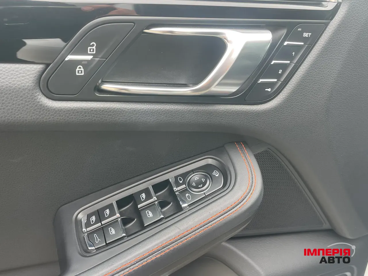 Porsche Macan - фото 25