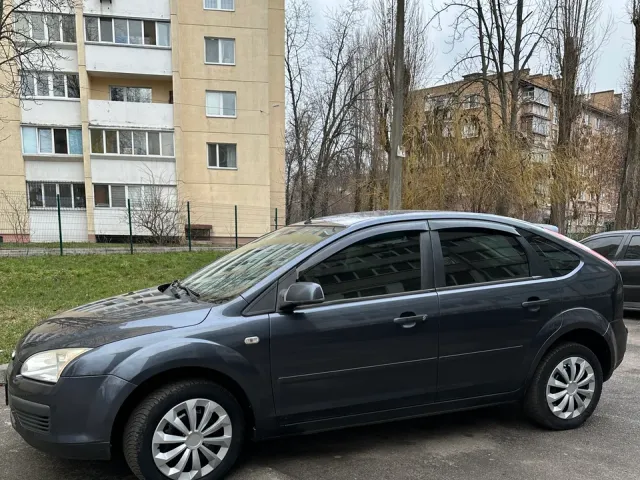 Ford Focus - фото 1