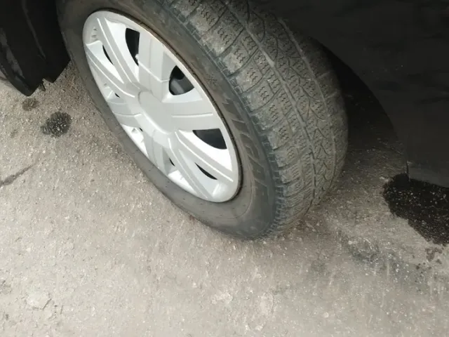 Kia Carens - фото 4