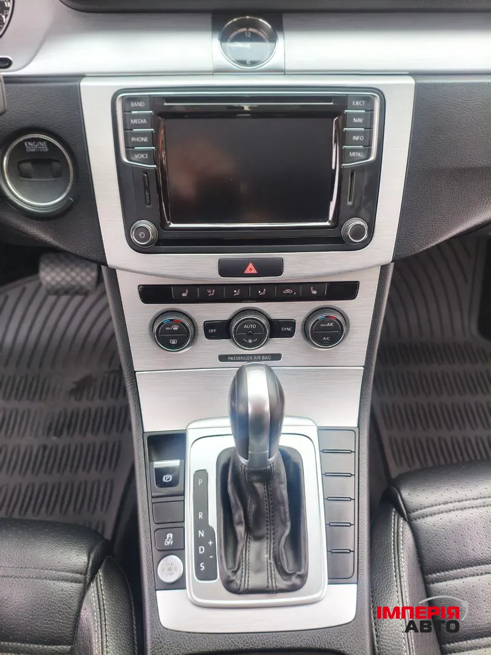 Volkswagen Passat CC - фото 12