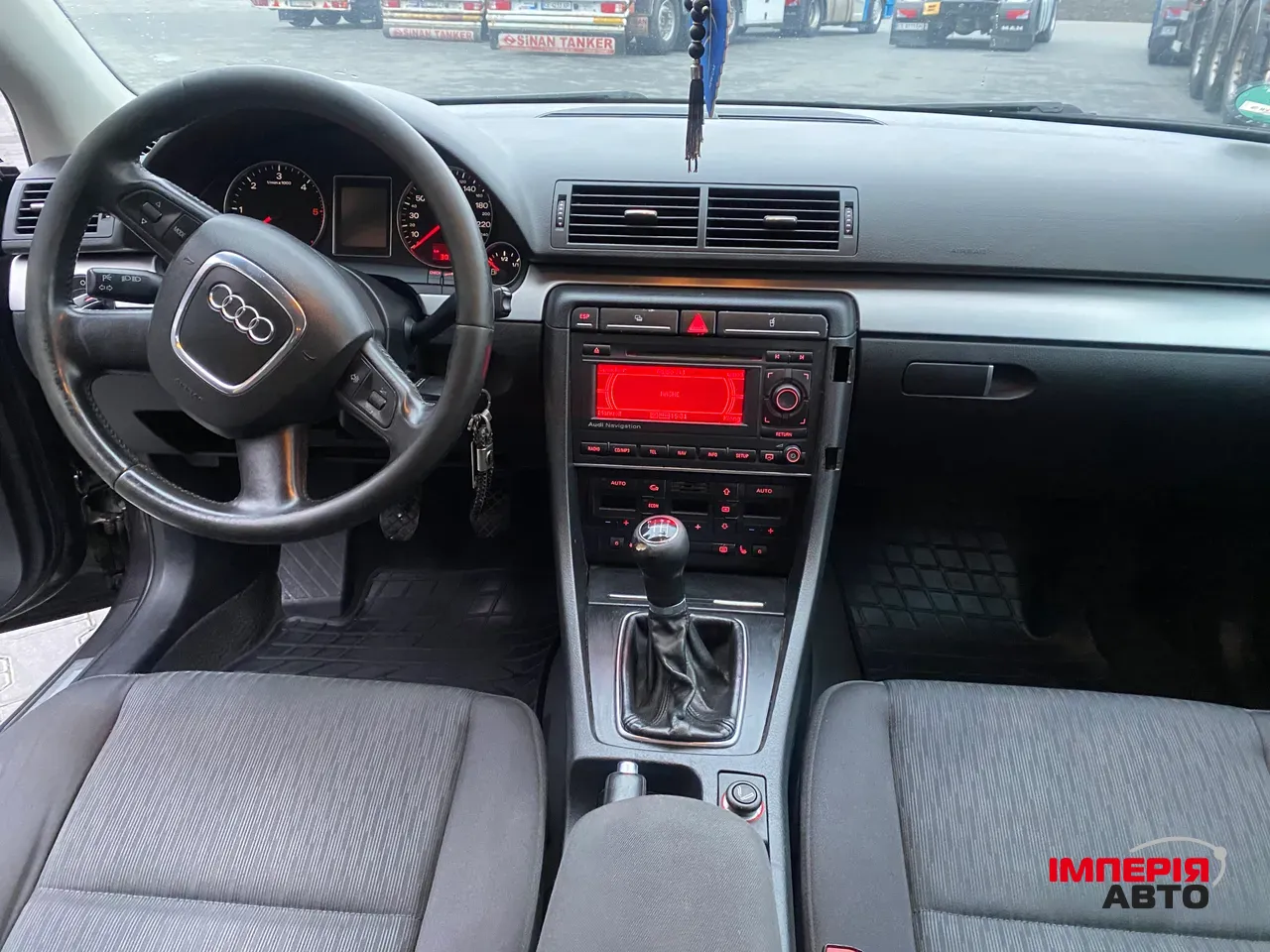 Audi A4 - фото 22