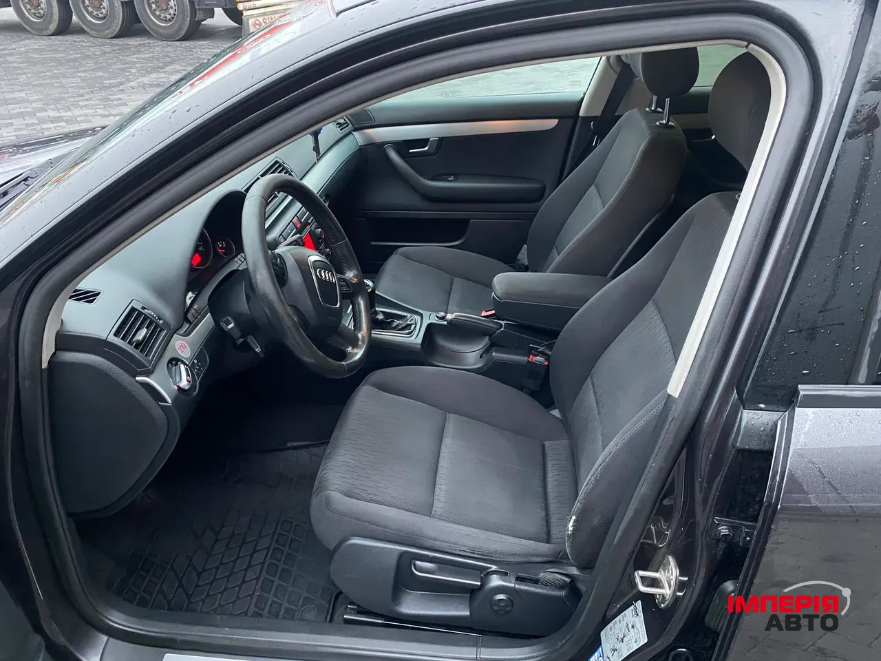 Audi A4 - фото 26