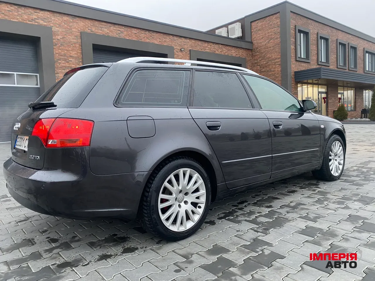 Audi A4 - фото 15