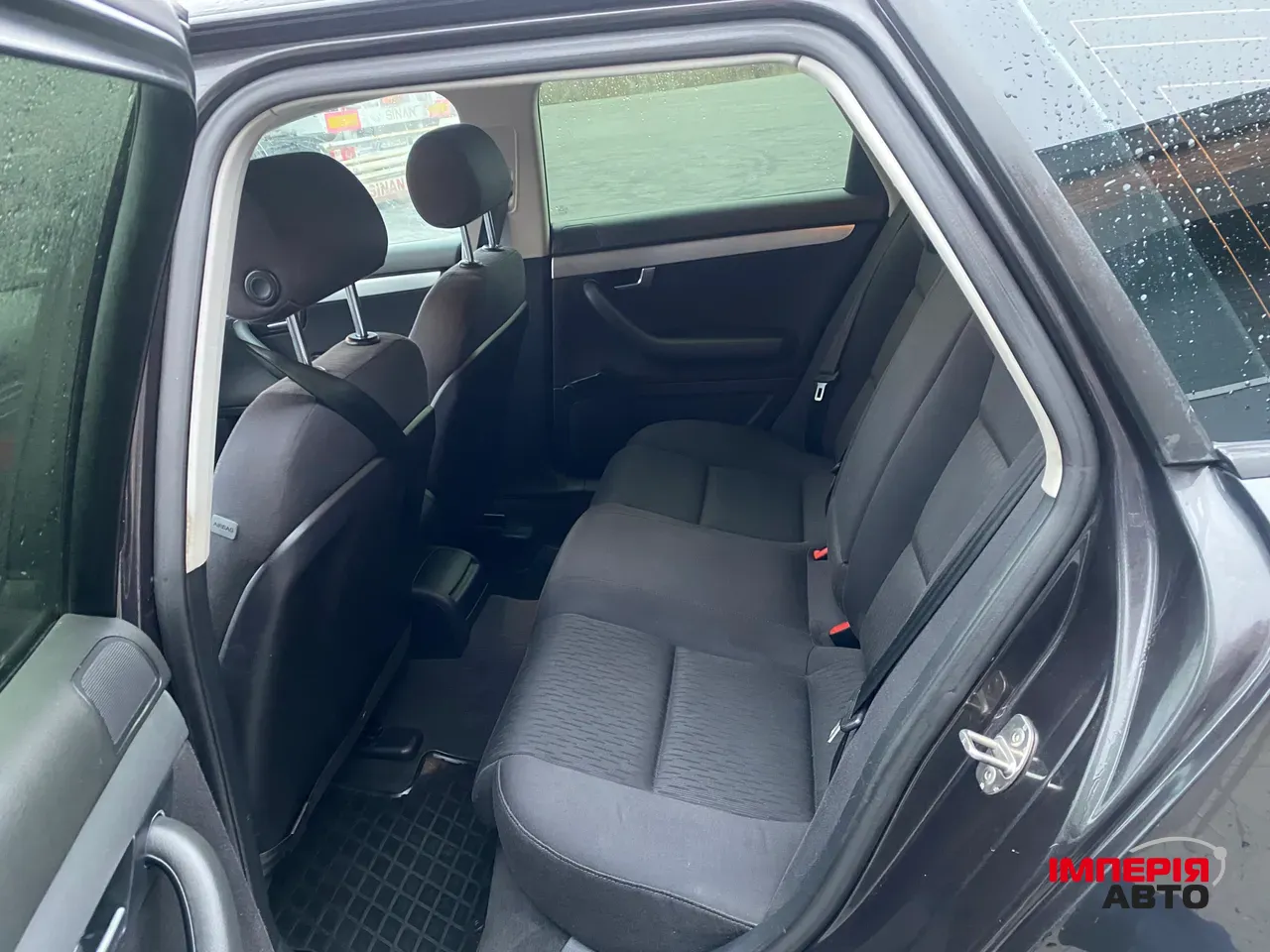 Audi A4 - фото 30