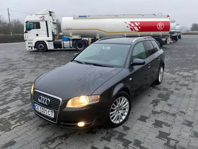 Audi A4 - фото 1