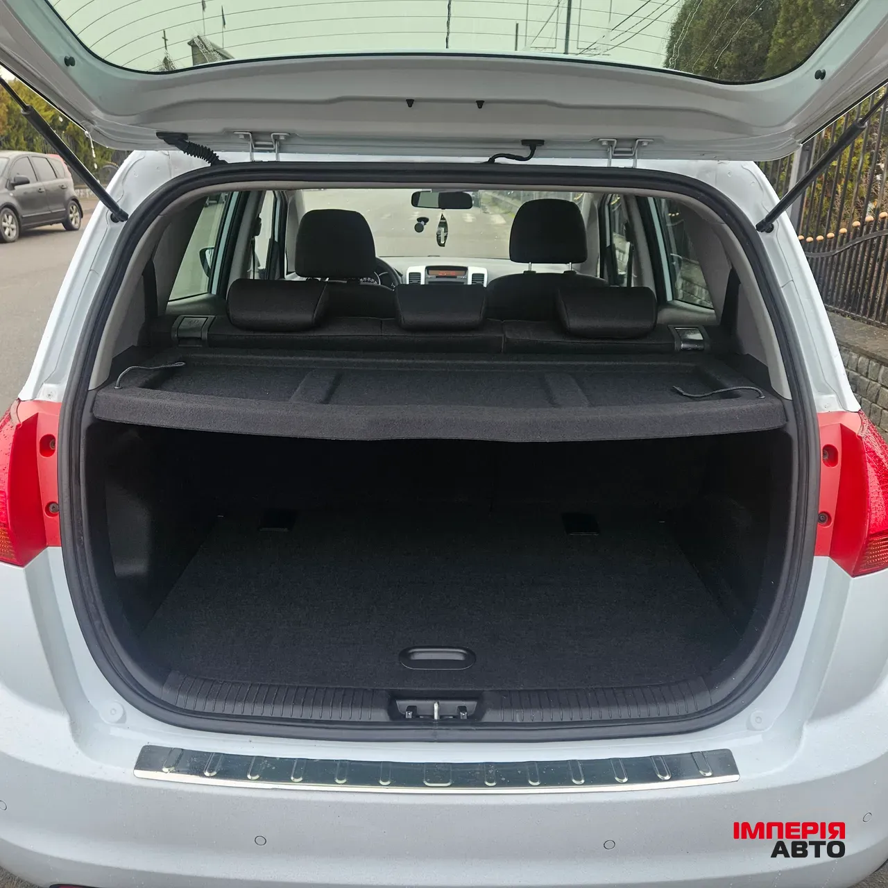 Kia Venga - фото 9