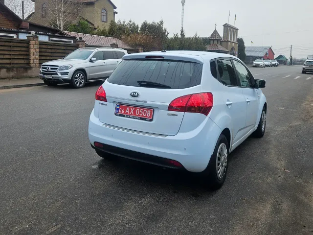 Kia Venga - фото 3