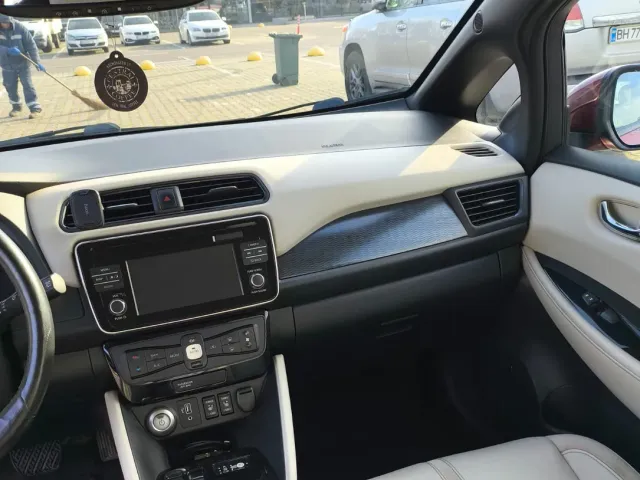 Nissan Leaf - фото 3