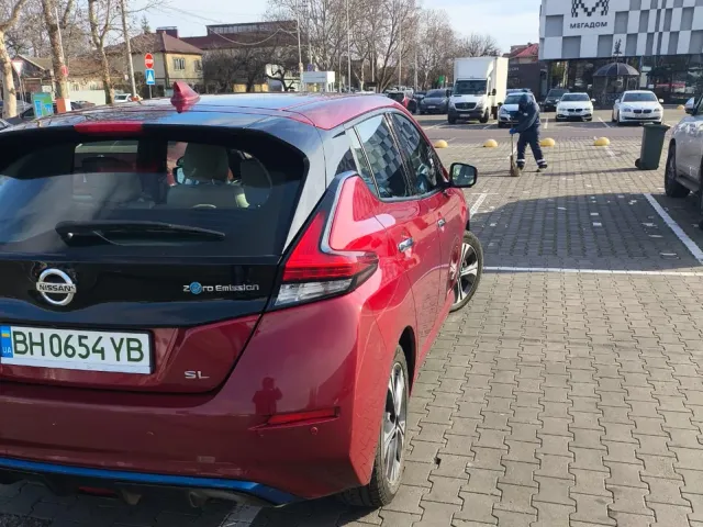 Nissan Leaf - фото 4