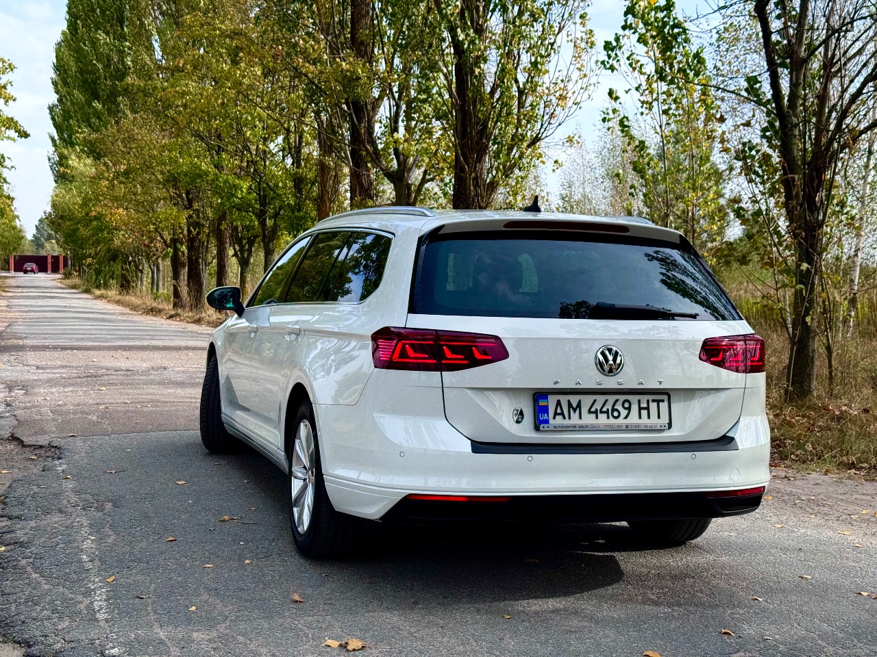 Volkswagen Passat - фото 15