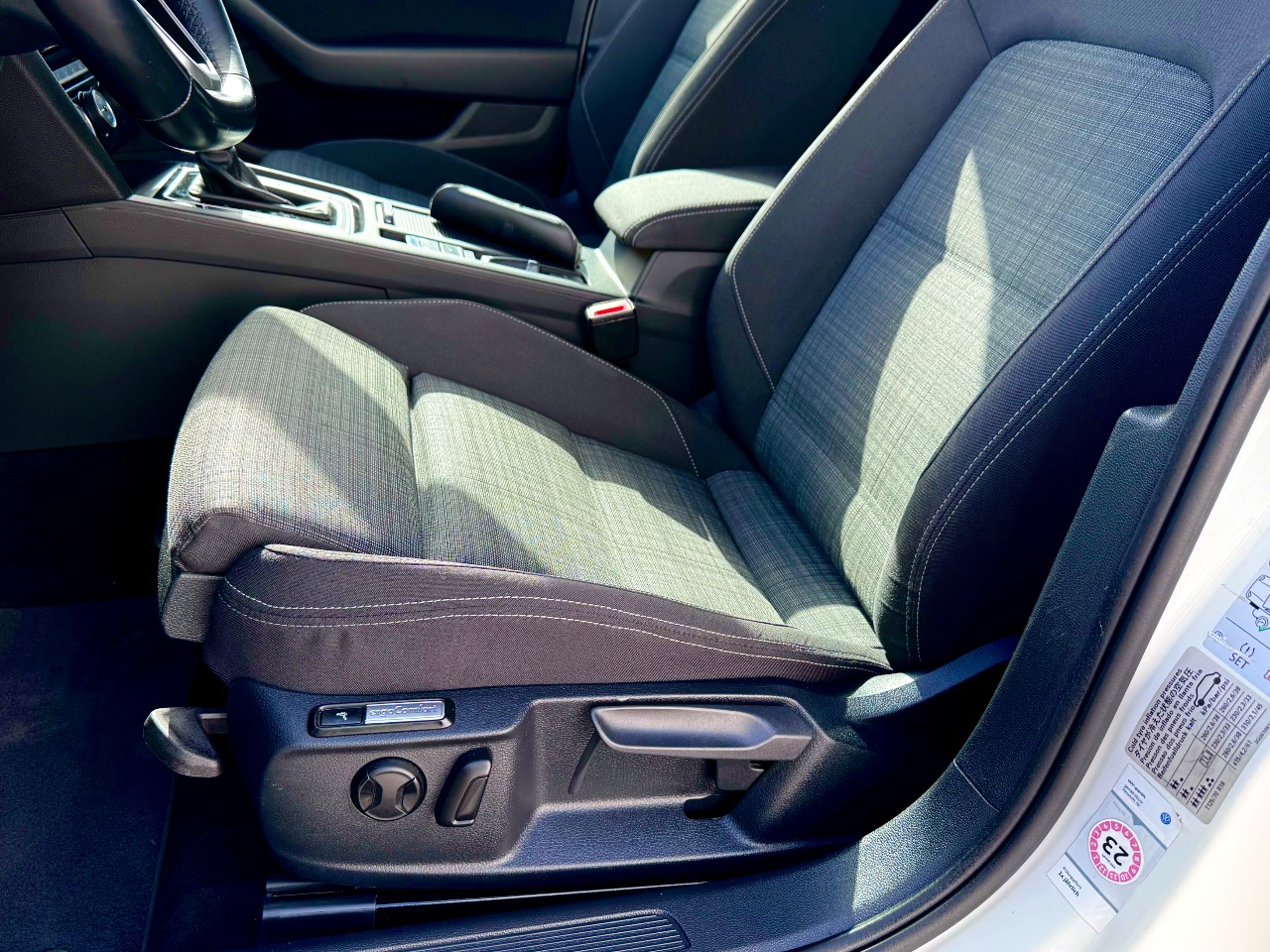 Volkswagen Passat - фото 20