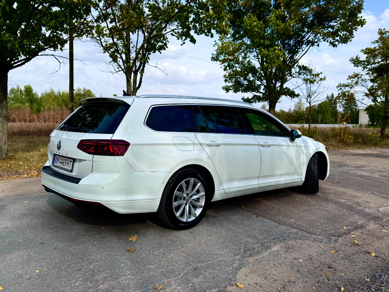 Volkswagen Passat - фото 2