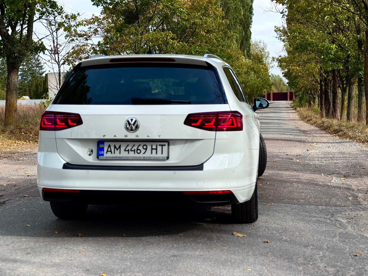 Volkswagen Passat - фото 16