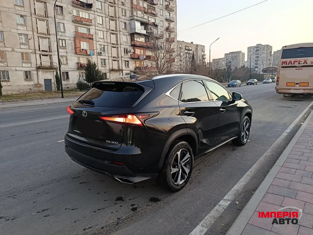 Lexus NX - фото 4