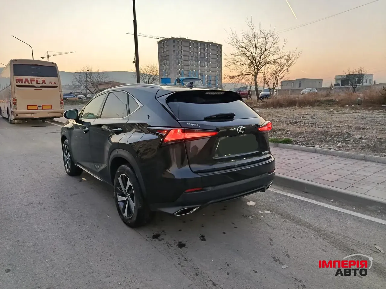 Lexus NX - фото 2