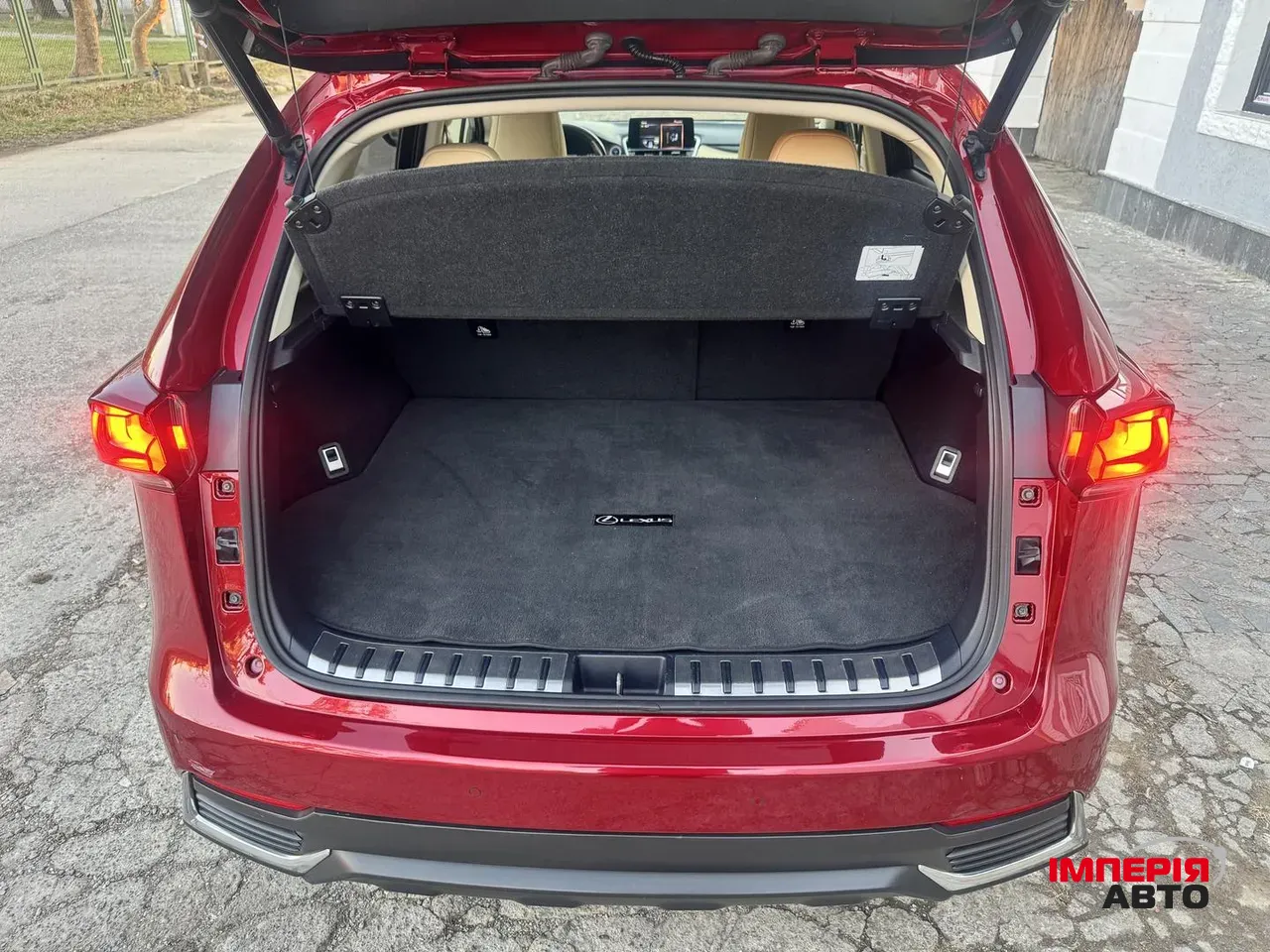 Lexus NX - фото 2