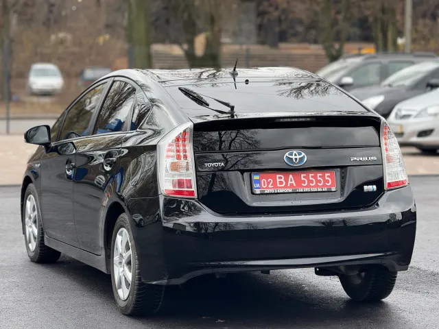 Toyota Prius - фото 2