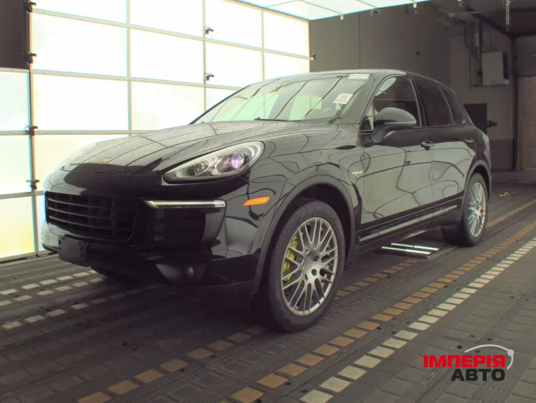 Porsche Cayenne - фото 1