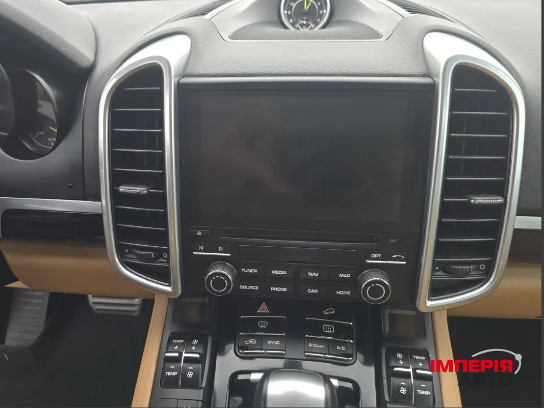 Porsche Cayenne - фото 16