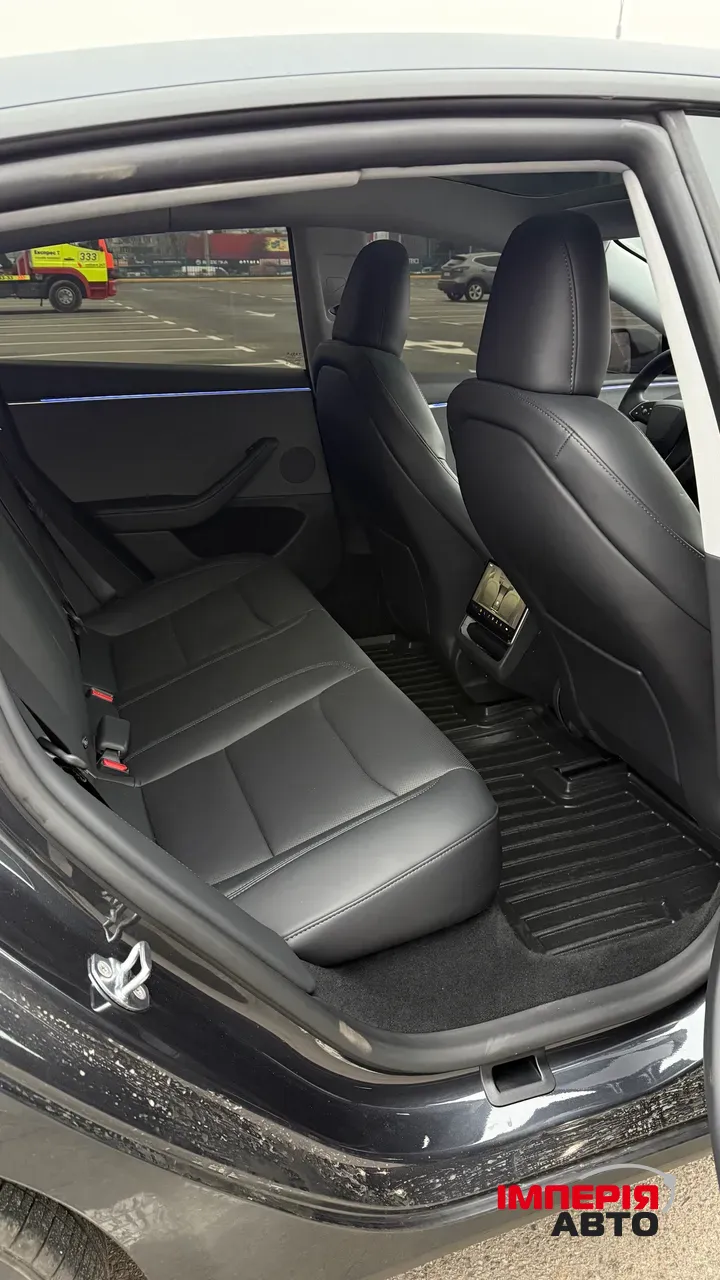 Tesla Model 3 - фото 6