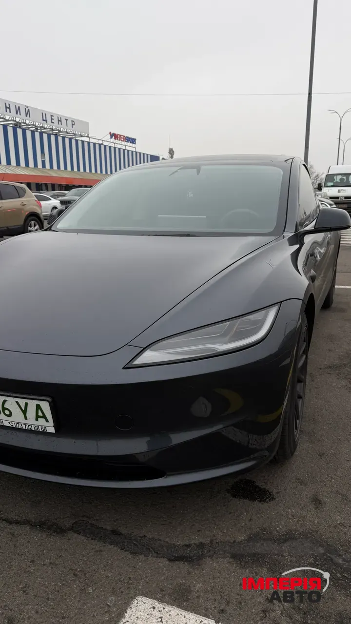 Tesla Model 3 - фото 1