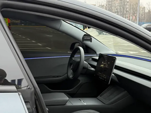 Tesla Model 3 - фото 5