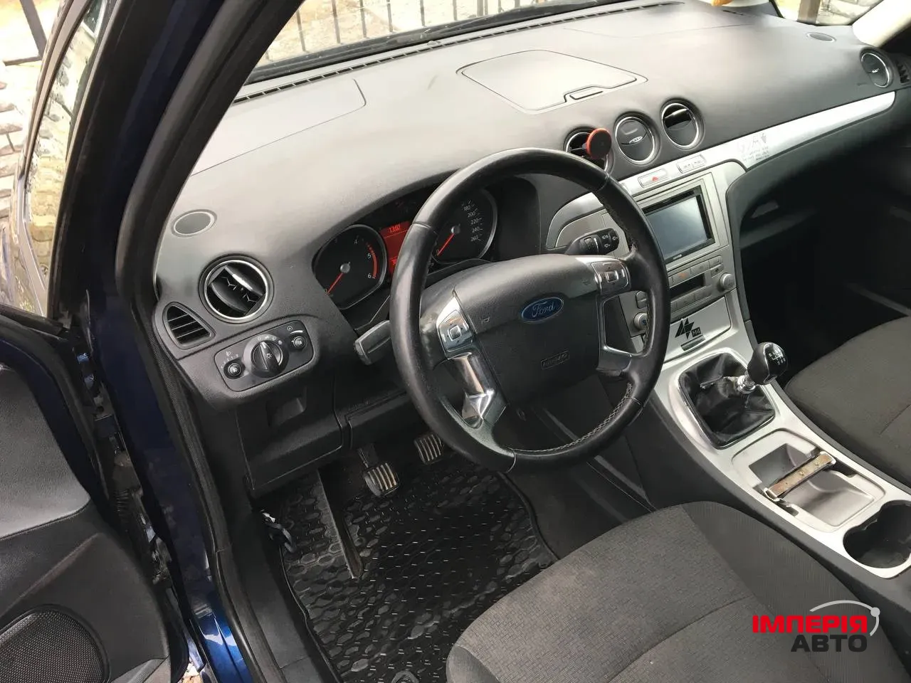 Ford Galaxy - фото 7