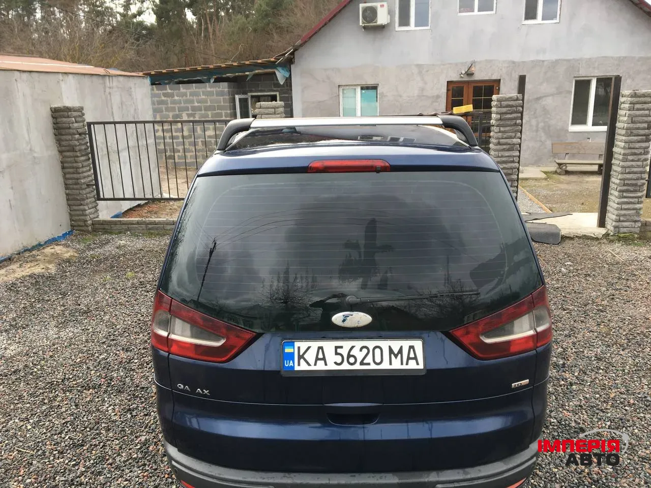 Ford Galaxy - фото 6