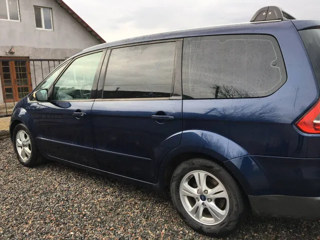 Ford Galaxy - фото 3