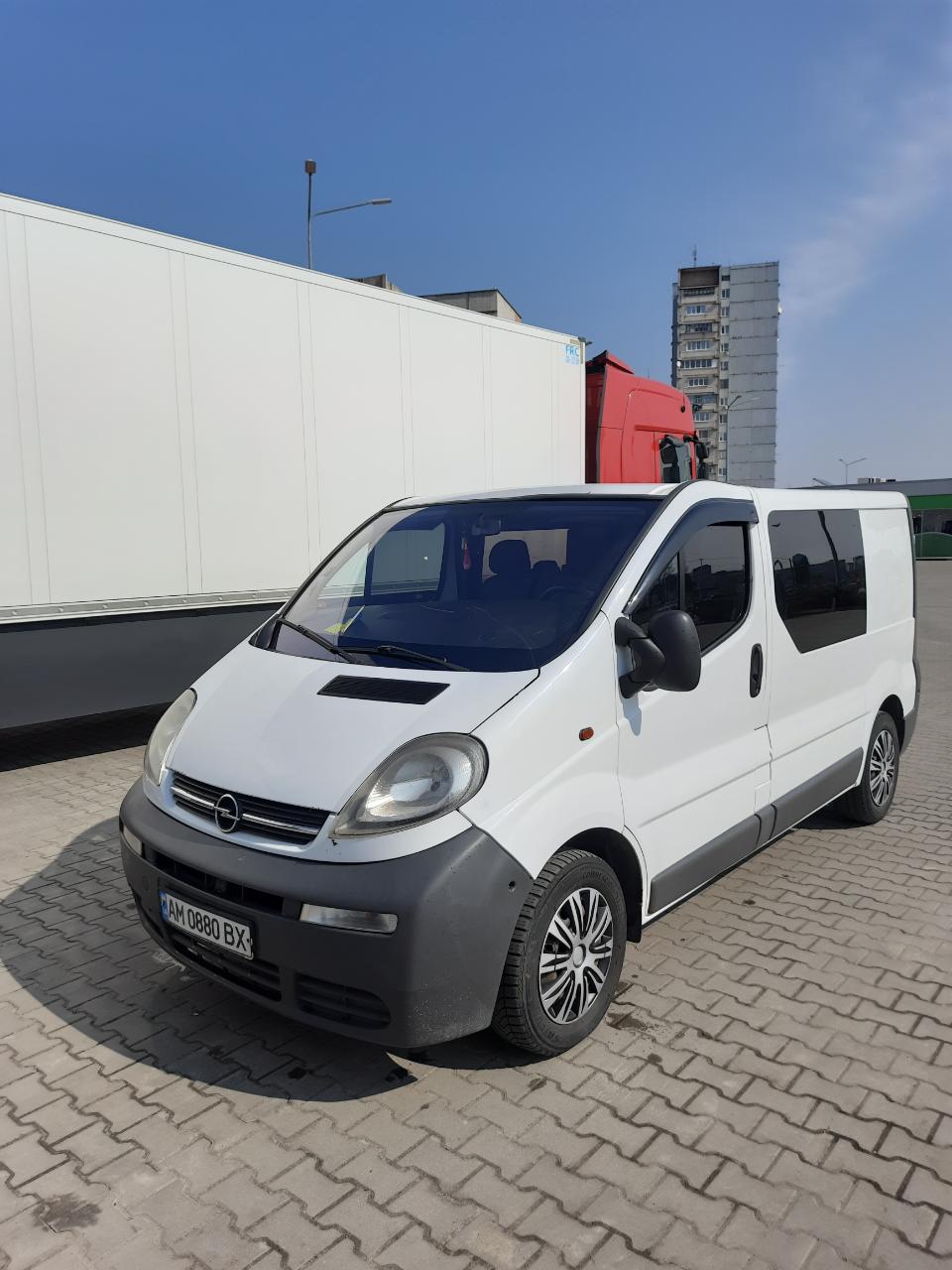 Opel Vivaro - фото 7