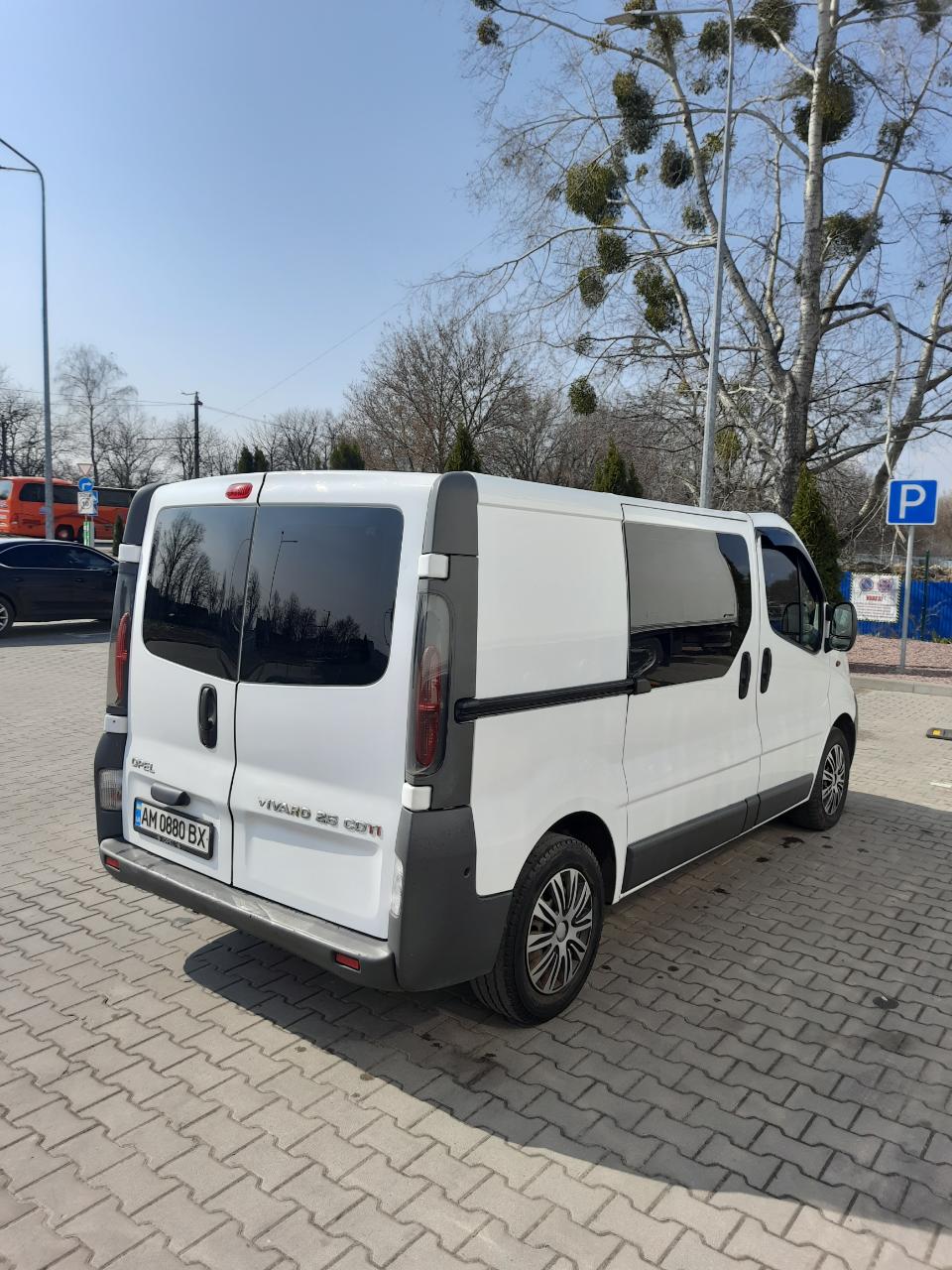 Opel Vivaro - фото 2