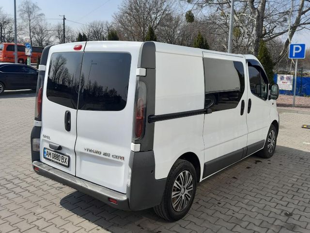 Opel Vivaro - фото 2