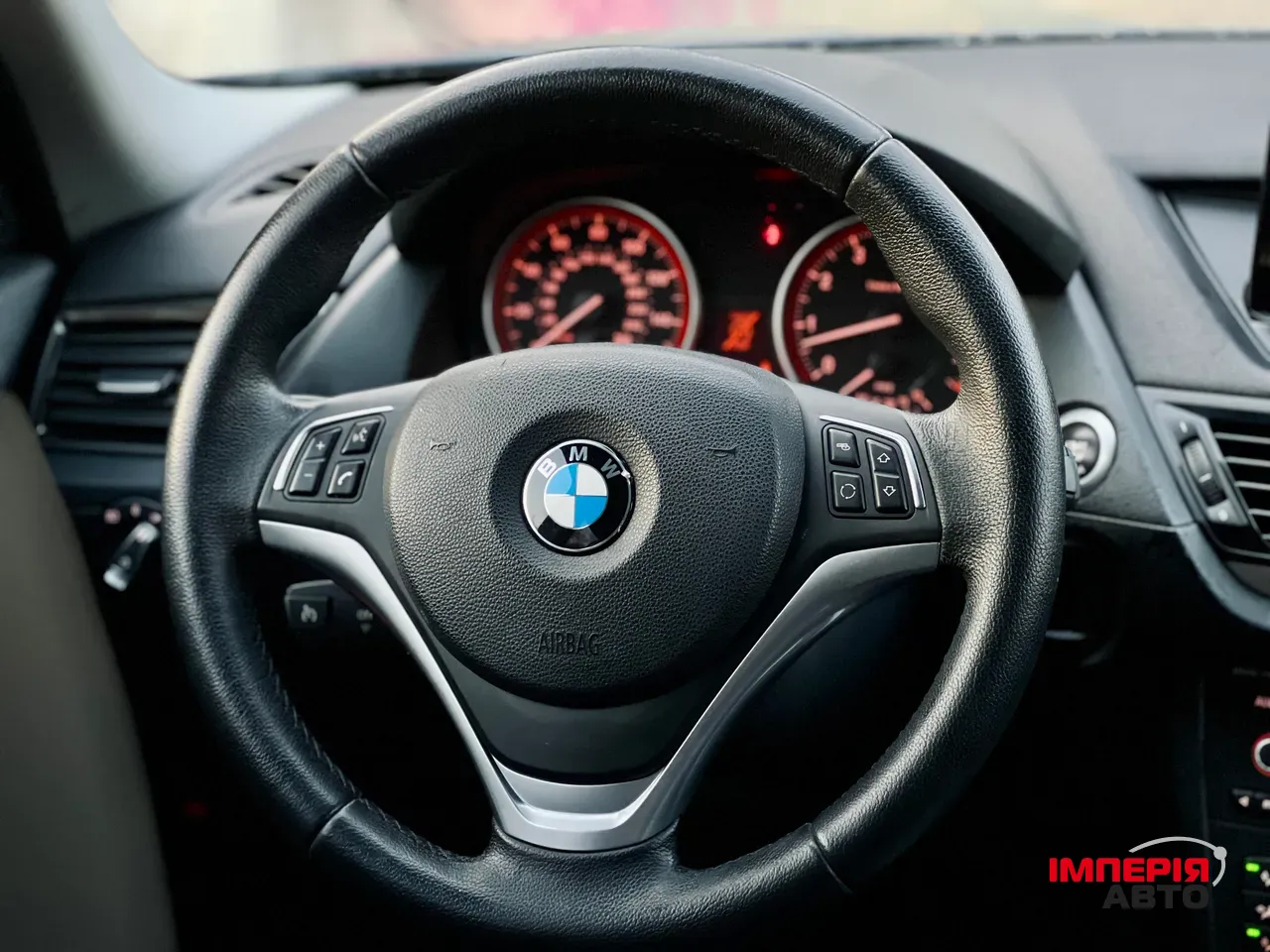 BMW X1 - фото 9