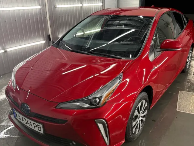 Toyota Prius - фото 1